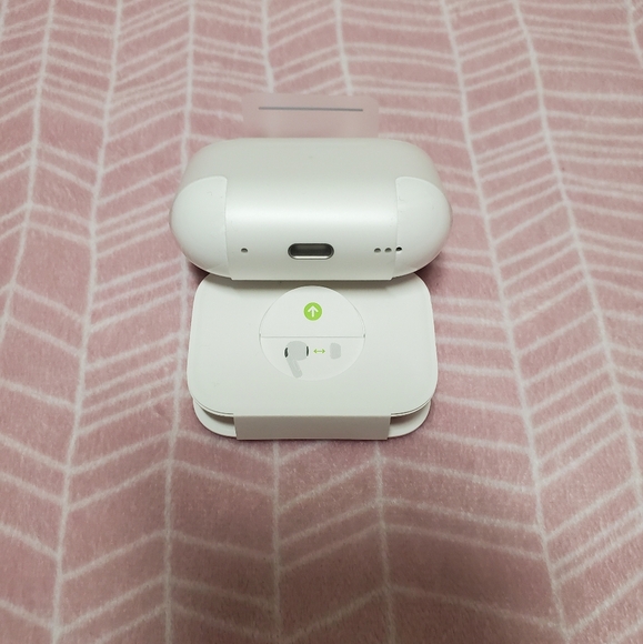 Airpods Pro 2nd Generation With Magsafe Case (USB-C)